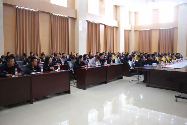 青海鹽湖鎂業(yè)攜手賽為安全隆重舉辦2018年“安全生產(chǎn)月”主題活動 青海鹽湖鎂業(yè)攜手賽為安全隆重舉辦2018年“安全生產(chǎn)月”主題活動